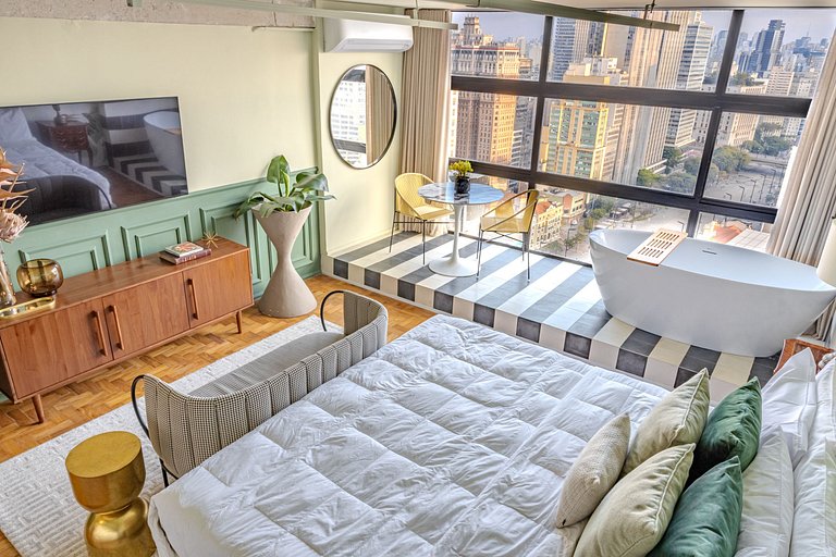 Estudio para Parejas con Bañera y Vista | Centro SP