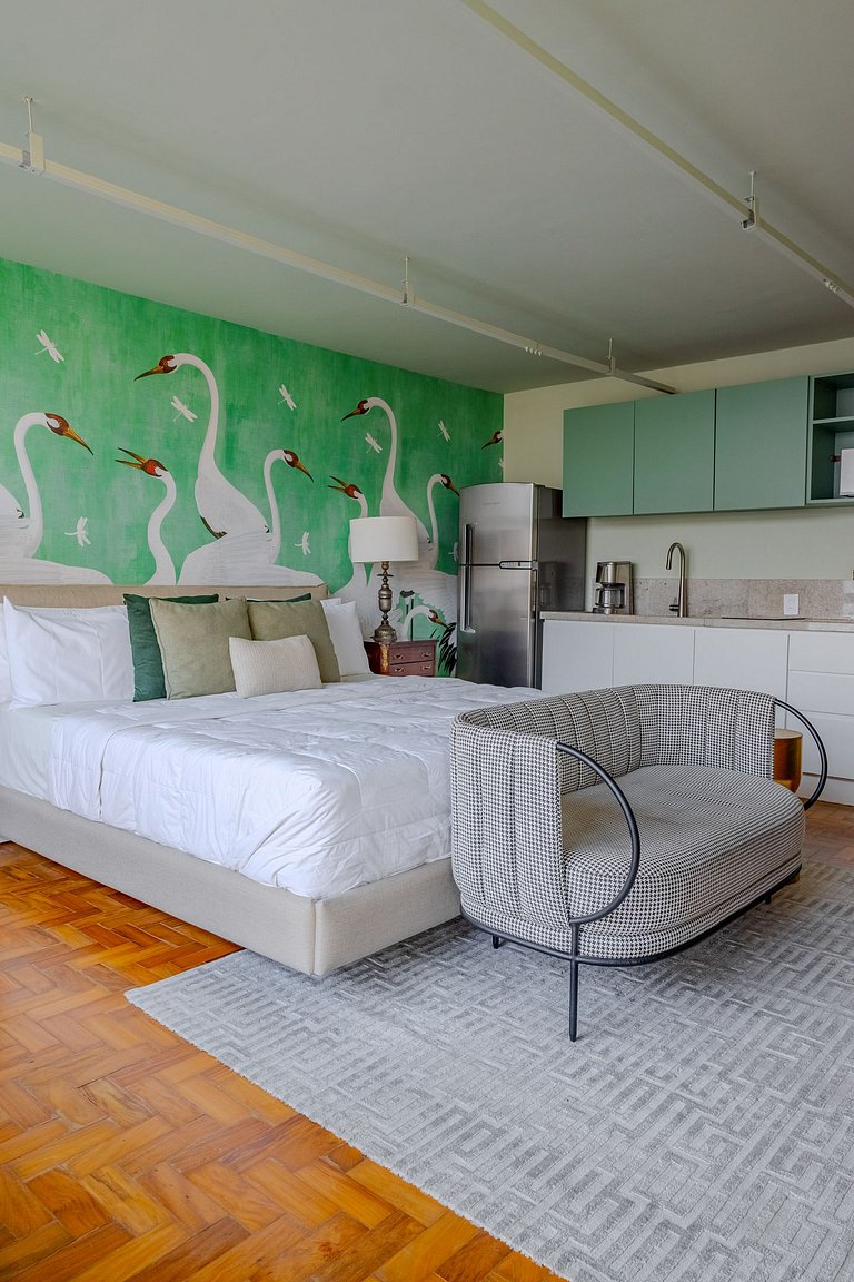 Swan SampaSky: View with bathtub from the 37th