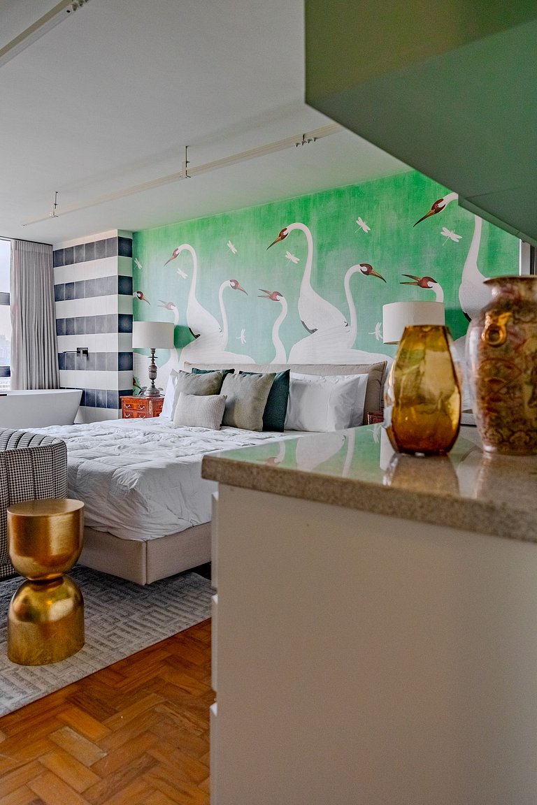 Swan SampaSky: View with bathtub from the 37th