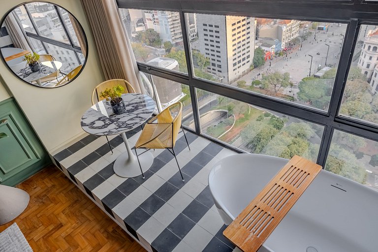Estudio para Parejas con Bañera y Vista | Centro SP