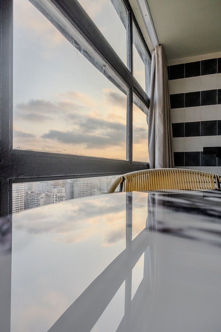 Swan SampaSky: View with bathtub from the 37th