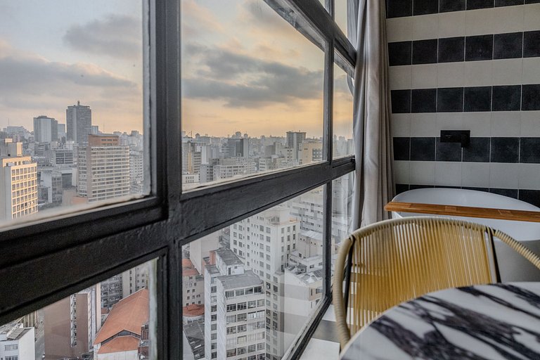 Swan SampaSky: View with bathtub from the 37th
