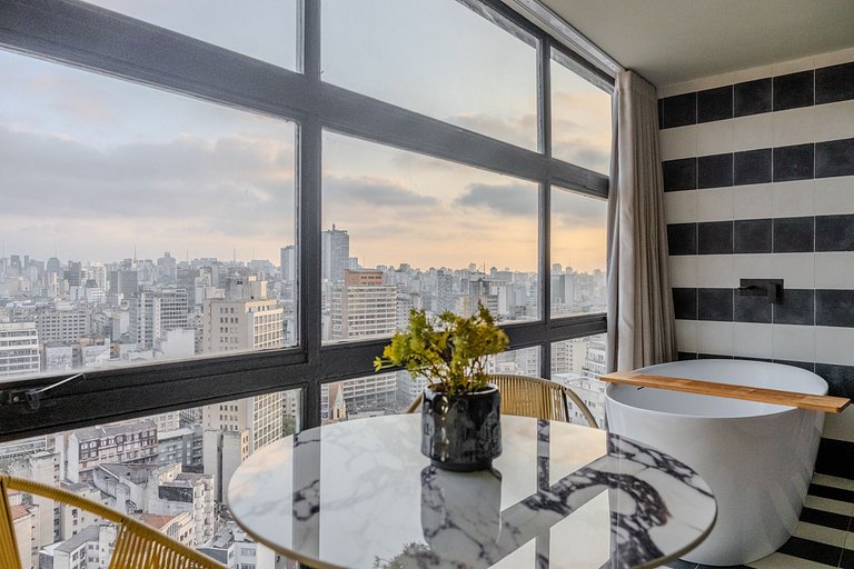 Estudio para Parejas con Bañera y Vista | Centro SP