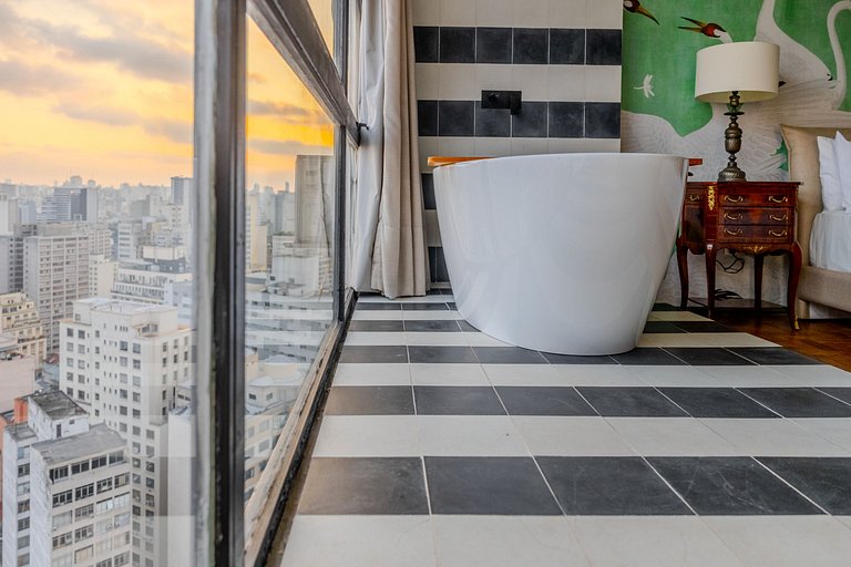 Swan SampaSky: View with bathtub from the 37th