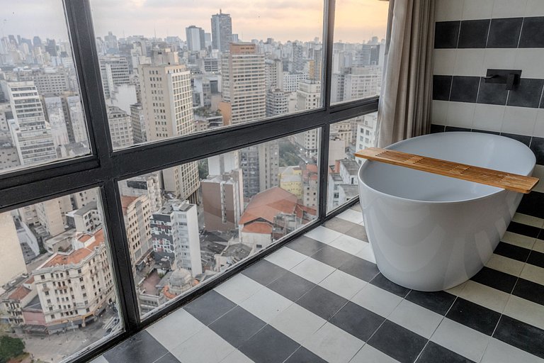 Swan SampaSky: View with bathtub from the 37th