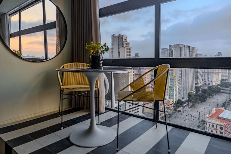 Swan SampaSky: View with bathtub from the 37th