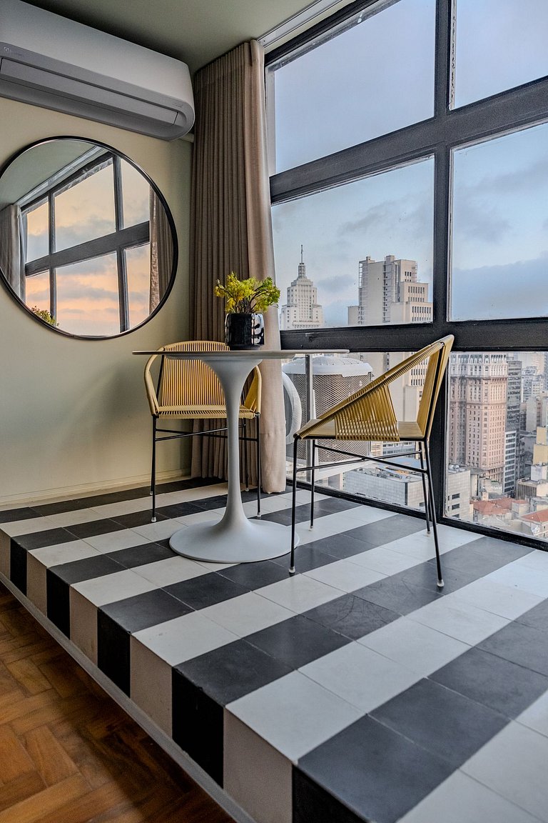 Swan SampaSky: View with bathtub from the 37th
