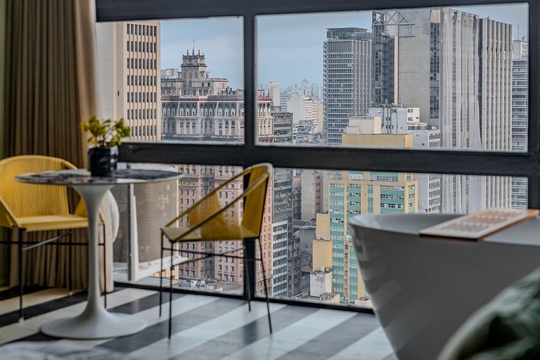 Swan SampaSky: View with bathtub from the 37th