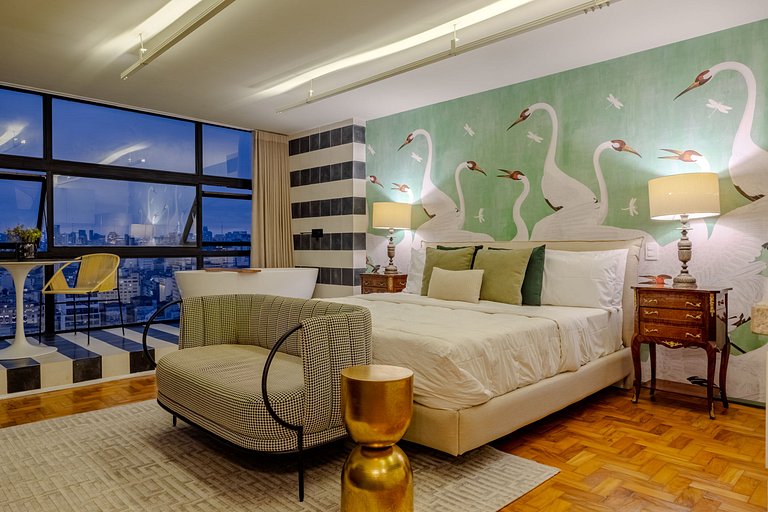 Swan SampaSky: View with bathtub from the 37th