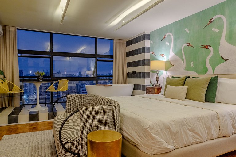 Swan SampaSky: View with bathtub from the 37th