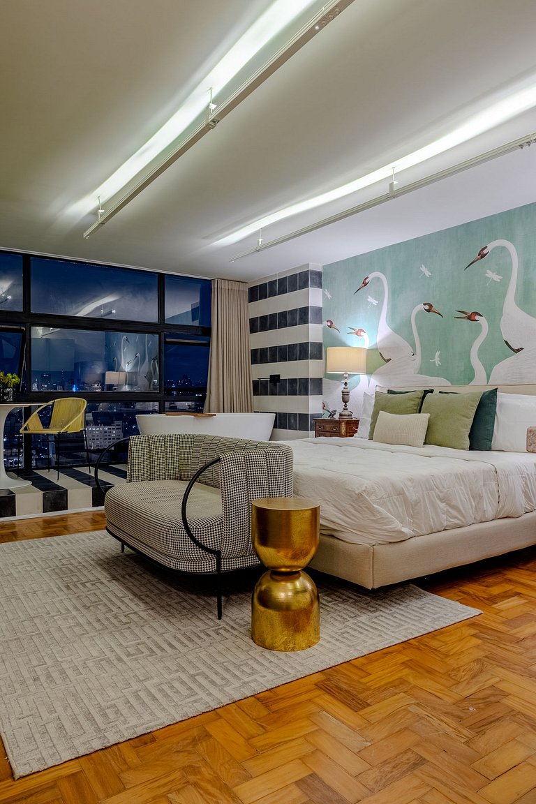 Swan SampaSky: View with bathtub from the 37th