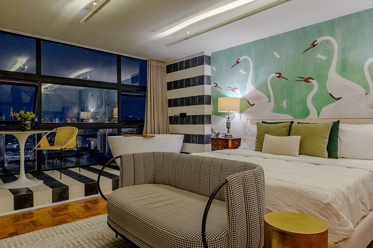 Swan SampaSky: View with bathtub from the 37th