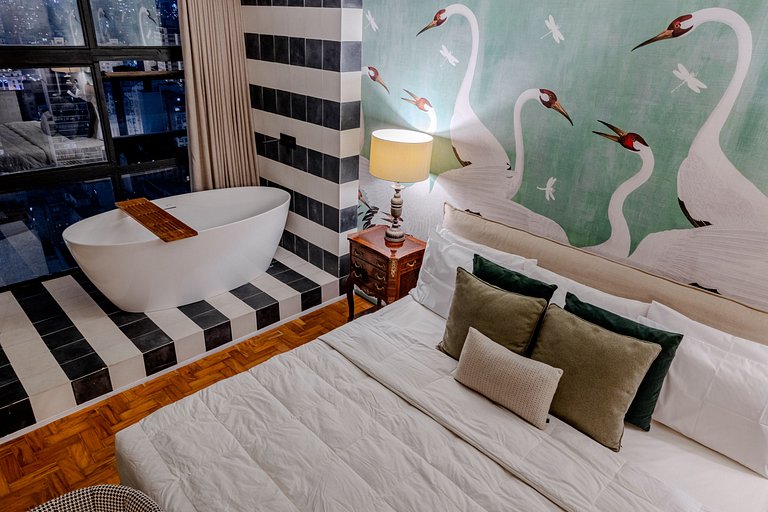 Swan SampaSky: View with bathtub from the 37th