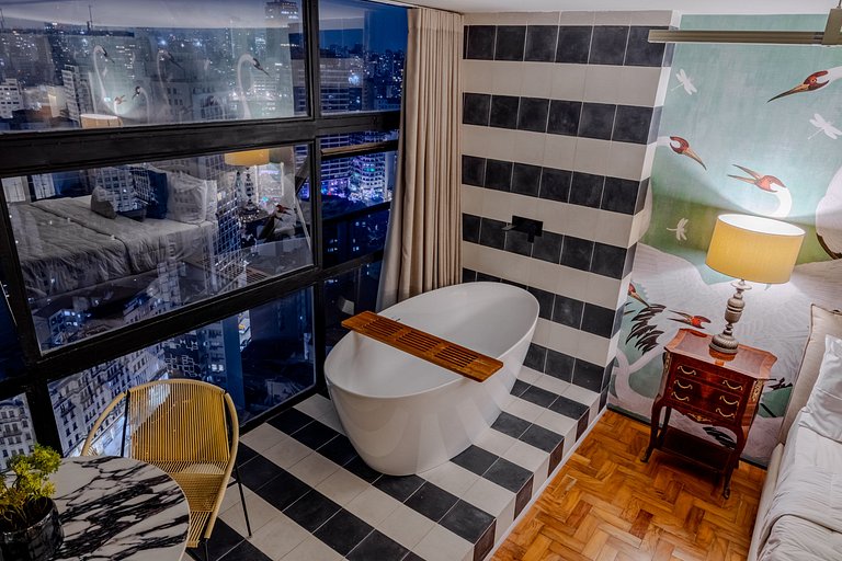 Swan SampaSky: View with bathtub from the 37th