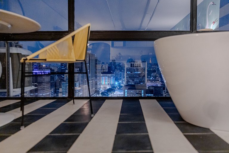 Swan SampaSky: View with bathtub from the 37th