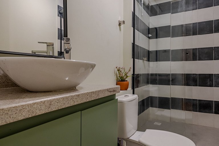 Swan SampaSky: View with bathtub from the 37th