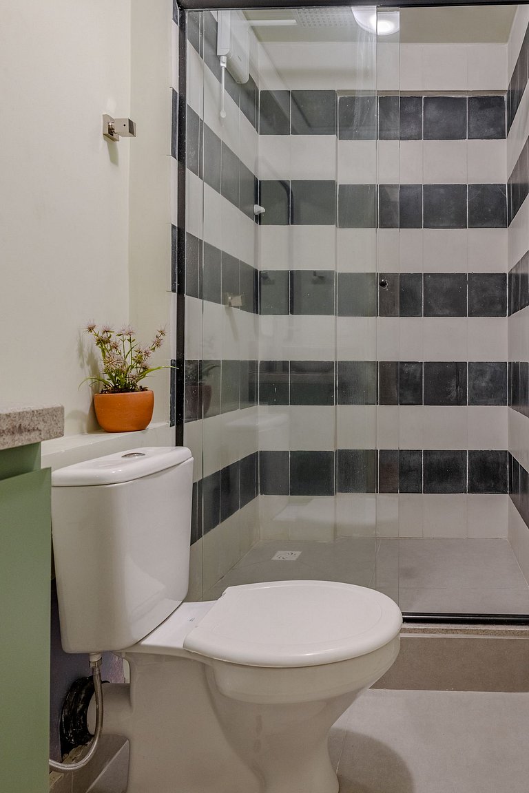 Swan SampaSky: View with bathtub from the 37th
