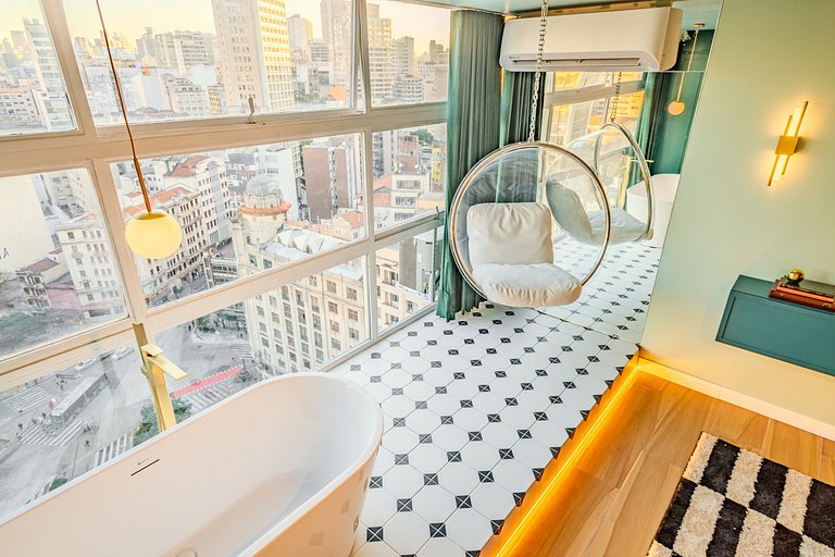 La vie em Sampa: Bathtub on the 23rd Floor