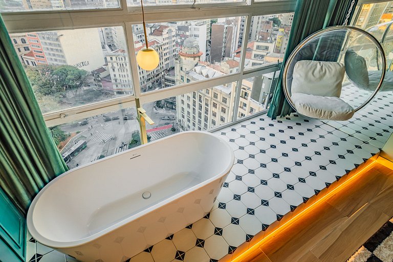 La vie em Sampa: Bathtub on the 23rd Floor