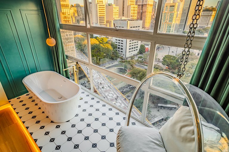 La vie in Sampa: Bathtub on the 23rd Floor