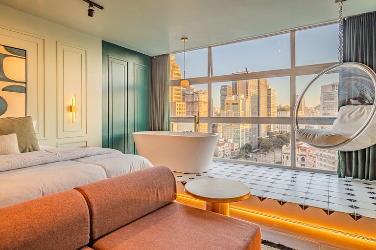 La vie em Sampa: Bathtub on the 23rd Floor