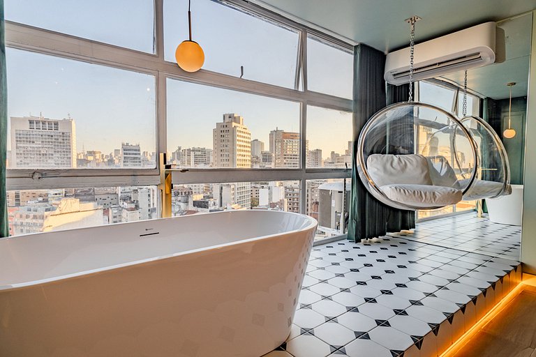 La vie em Sampa: Bathtub on the 23rd Floor