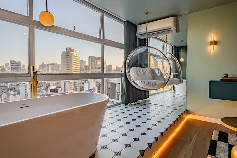 La vie em Sampa: Bathtub on the 23rd Floor