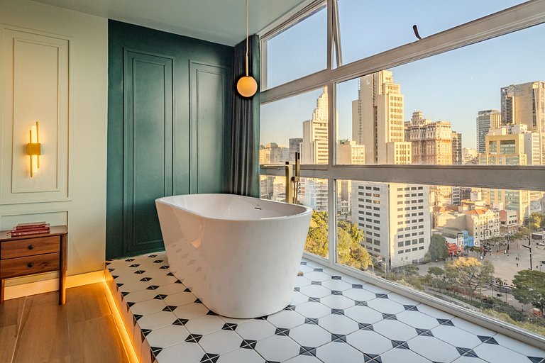 La vie em Sampa: Bathtub on the 23rd Floor