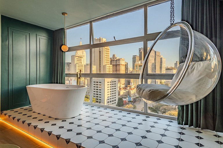 La vie em Sampa: Bathtub on the 23rd Floor