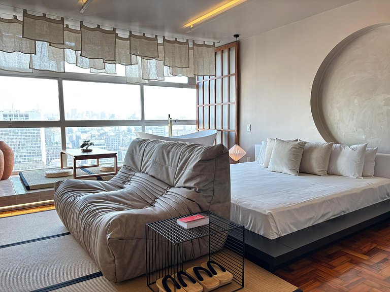 Japan House SampaSpa: bathtub and view on the 37th