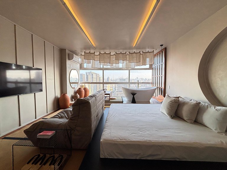 Japan House SampaSpa: bathtub and view on the 37th