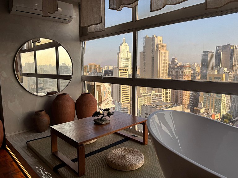 Japan House SampaSpa: bathtub and view on the 37th