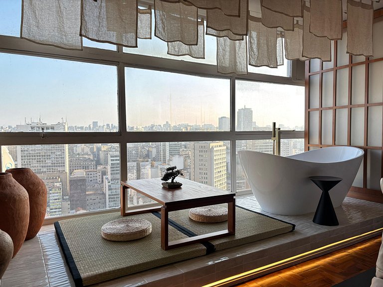 Japan House SampaSpa: bathtub and view on the 37th