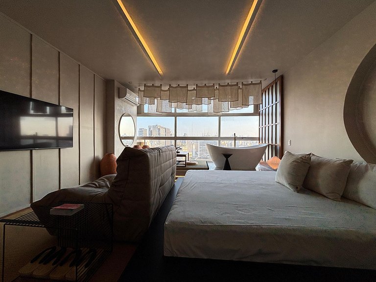 Japan House SampaSpa: bathtub and view on the 37th