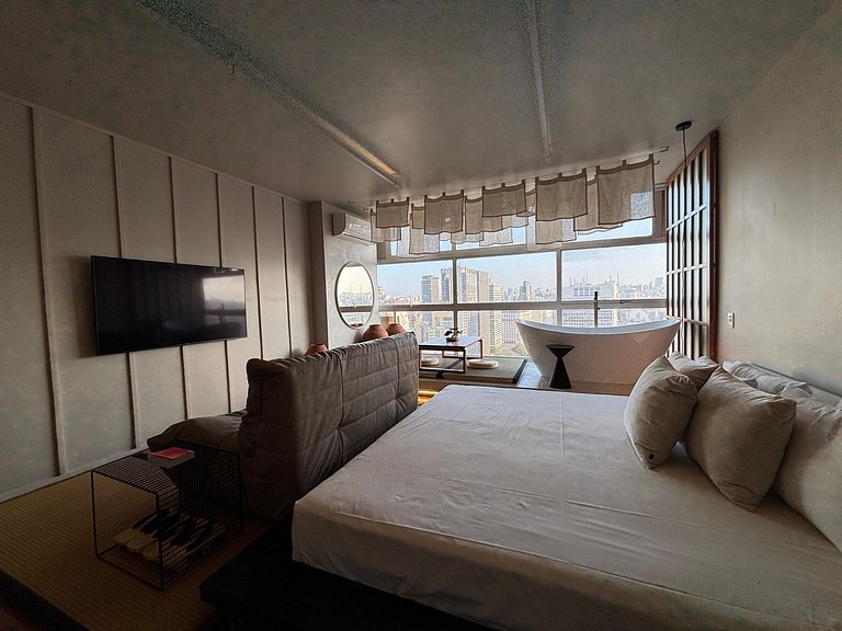 Japan House SampaSpa: bathtub and view on the 37th