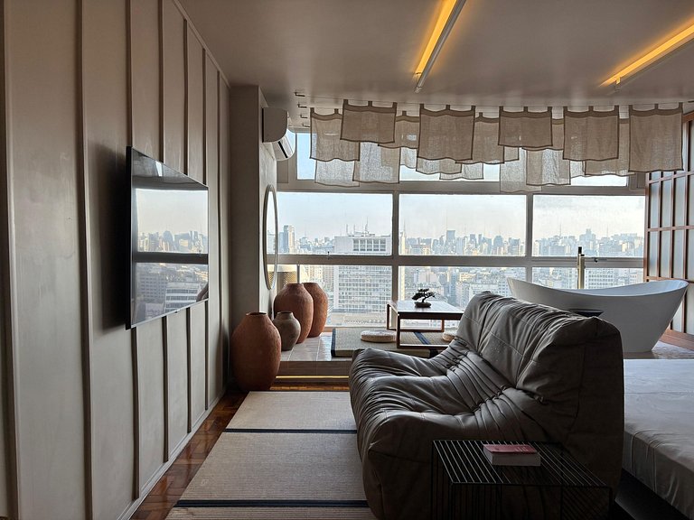 Japan House SampaSpa: bathtub and view on the 37th