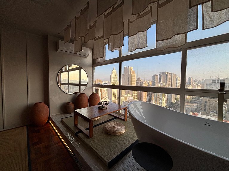 Japan House SampaSpa: bathtub and view on the 37th