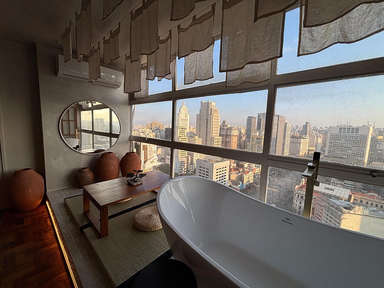 Japan House SampaSpa: bathtub and view on the 37th