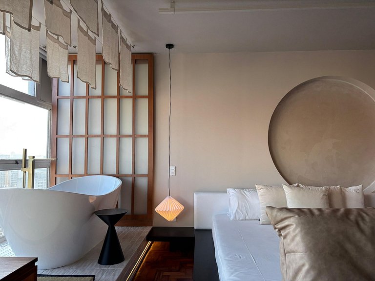 Japan House SampaSpa: bathtub and view on the 37th