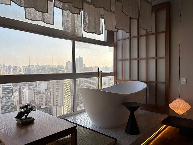 Japan House SampaSpa: bathtub and view on the 37th