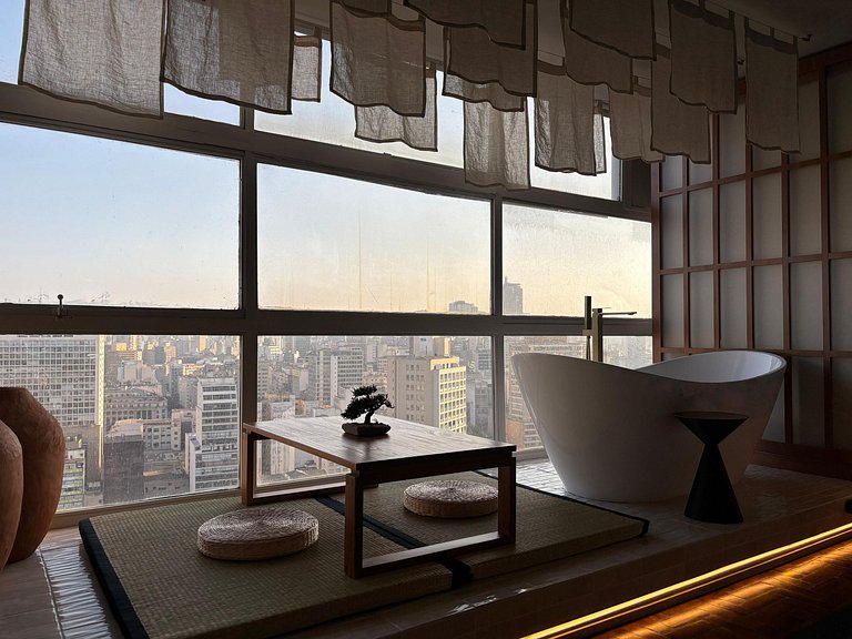 Japan House SampaSpa: bathtub and view on the 37th