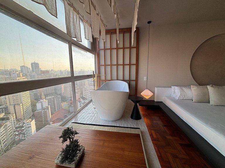 Japan House SampaSpa: banheira e vista 37° andar