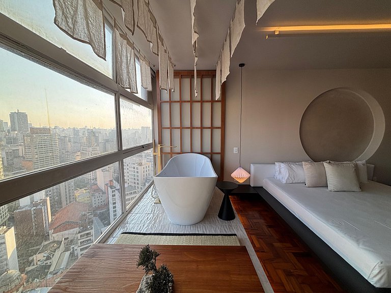 Japan House SampaSpa: bathtub and view on the 37th