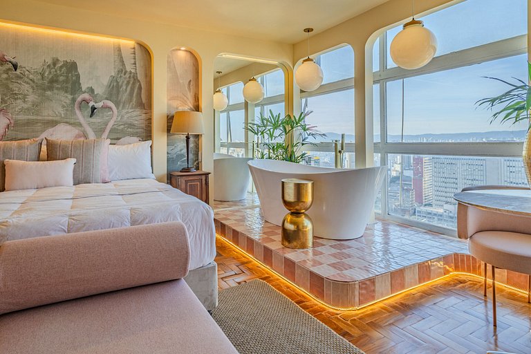Flamingo Sampa Spa: view and bathtub