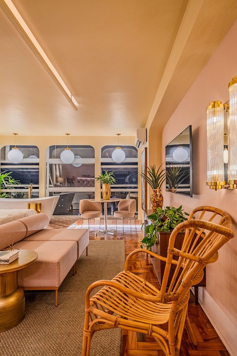 Flamingo Sampa Spa: view and bathtub