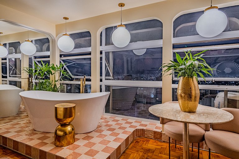 Flamingo Sampa Spa: view and bathtub