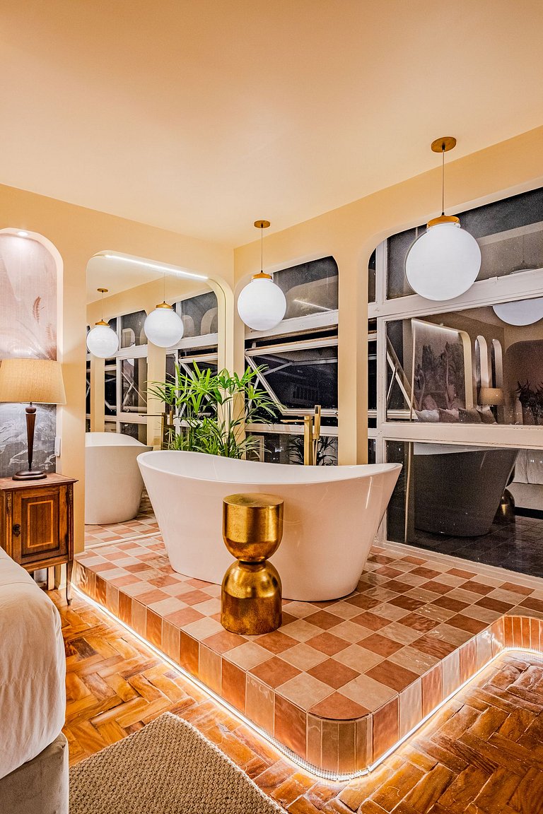 Flamingo Sampa Spa: view and bathtub