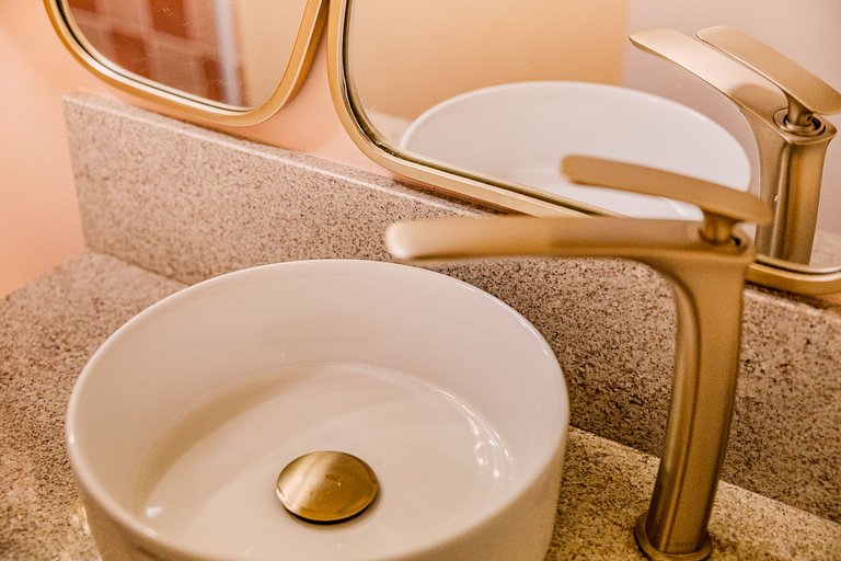 Flamingo Sampa Spa: view and bathtub