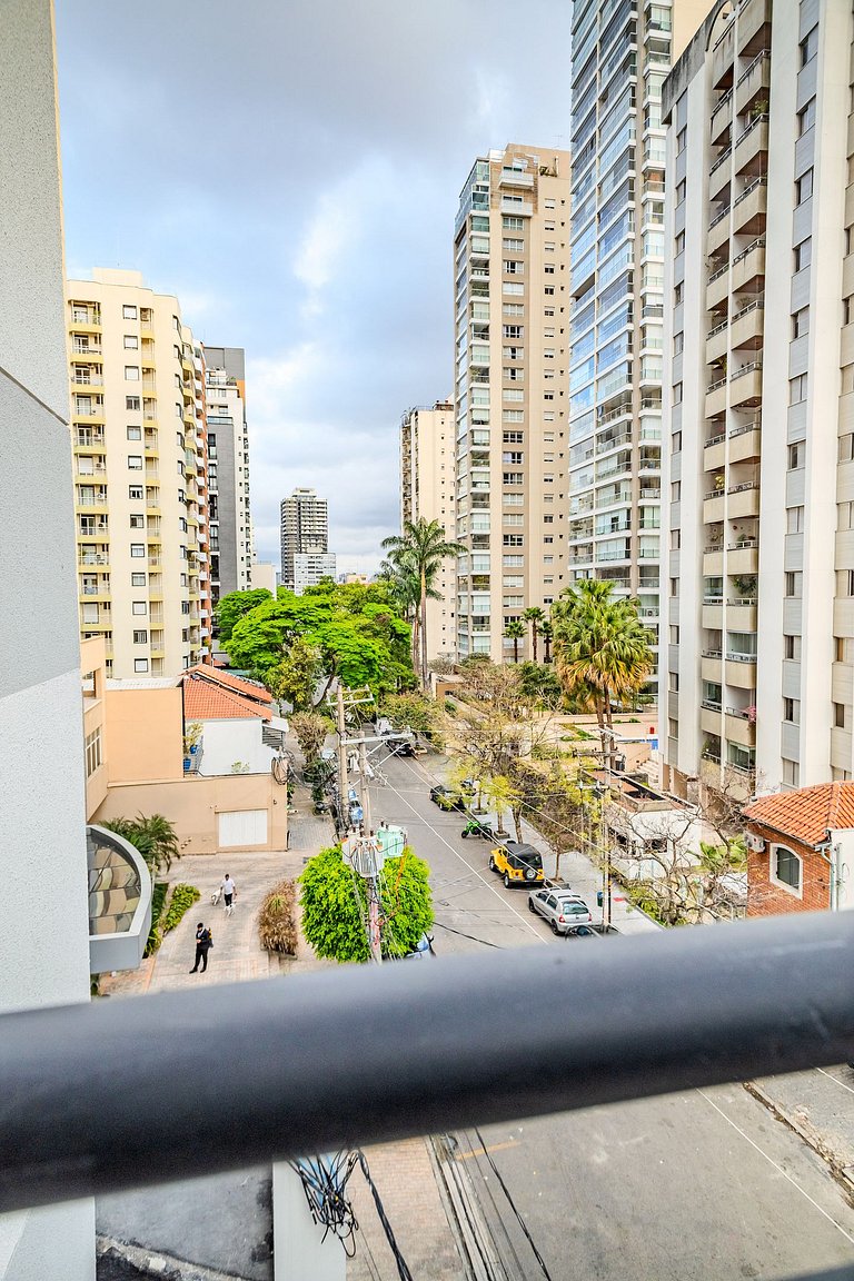 1 quarto com AC e estrutura top em Pinheiros