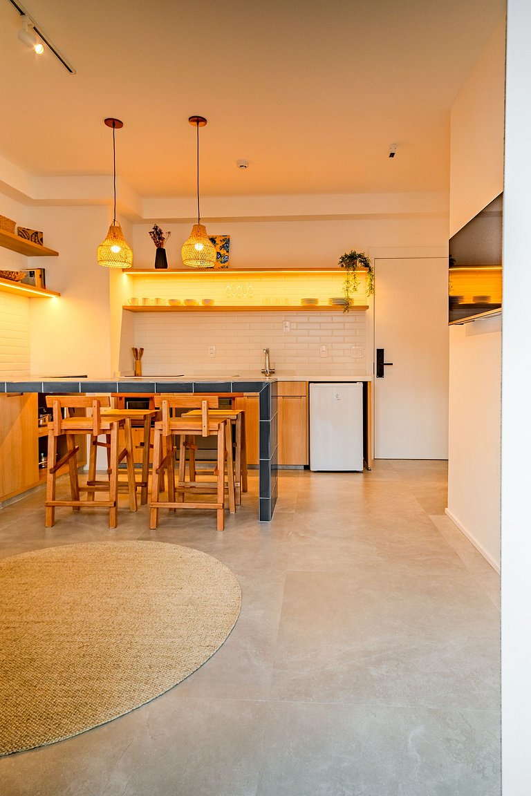 1 quarto com AC e estrutura top em Pinheiros